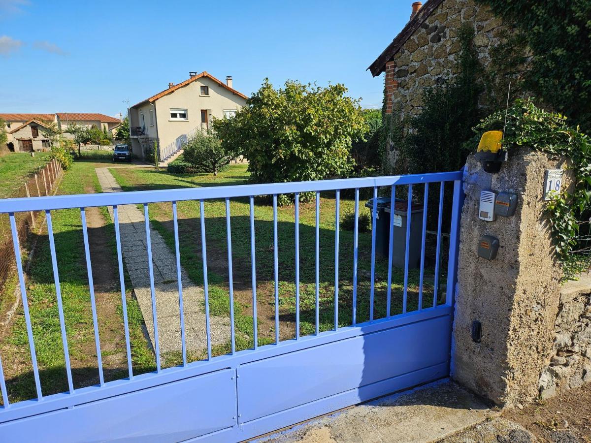 La Bourzede F3 Apartman Langeac Kültér fotó
