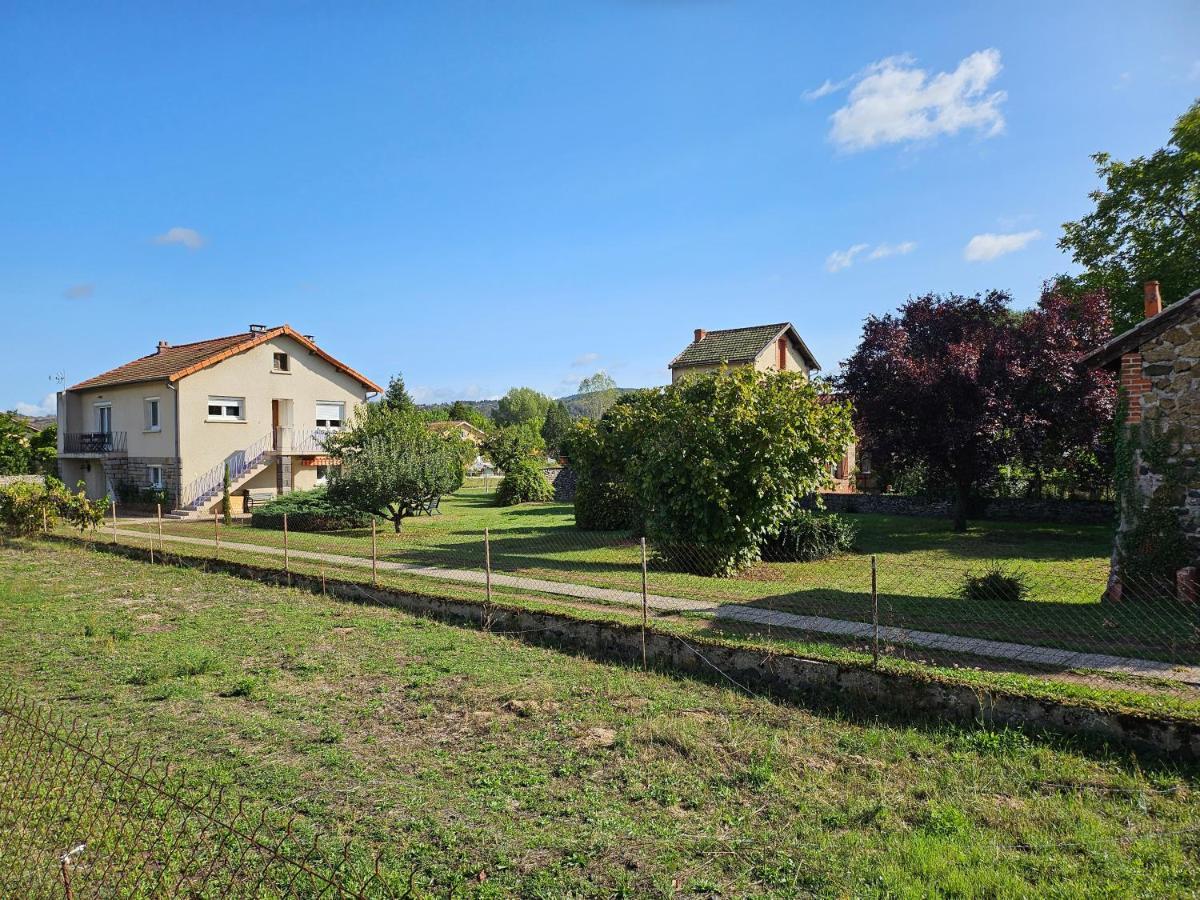 La Bourzede F3 Apartman Langeac Kültér fotó