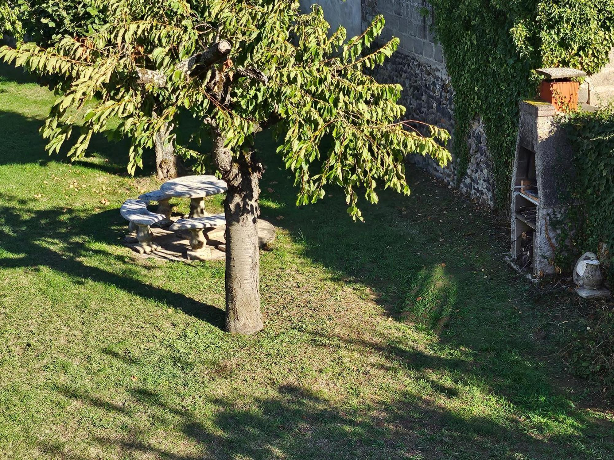 La Bourzede F3 Apartman Langeac Kültér fotó